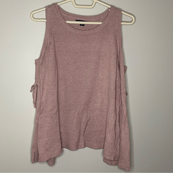 American Eagle Light Pink‎ Cold Shoulder Flare Sleeve Sweater Women Size Medium - Picture 1 of 7